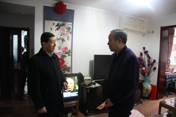 ��˾�򵼴���ǰ�߷�ο��������Ա��